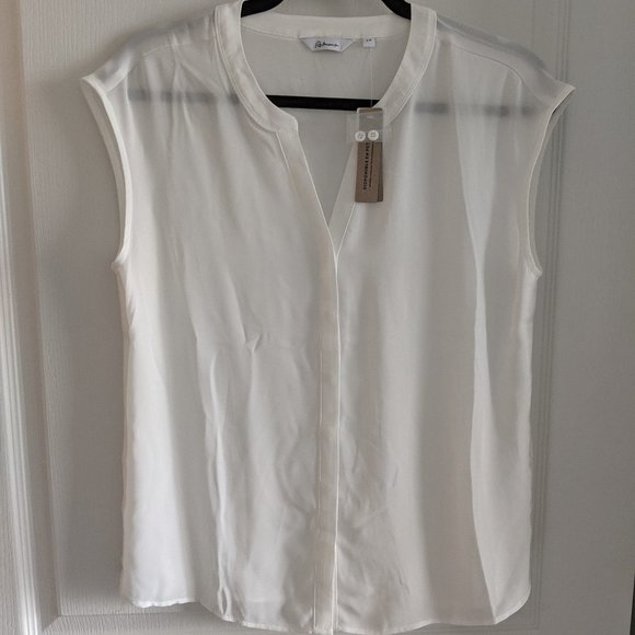 NWT Reitman's White Sleeveless Blouse - Picture 3 of 3